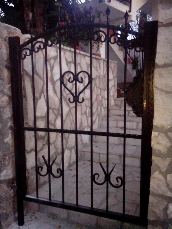 Apartmani Roganovic Bán đảo Luštica Ngoại thất bức ảnh